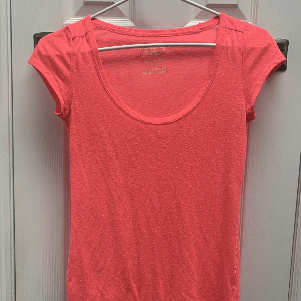 American Eagle Favorite Tee T-Shirt Coral Scoop Neck Fitted Soft Short Sleeve - Picture 3 of 7